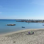 מלון Profumo Di Mare 3*