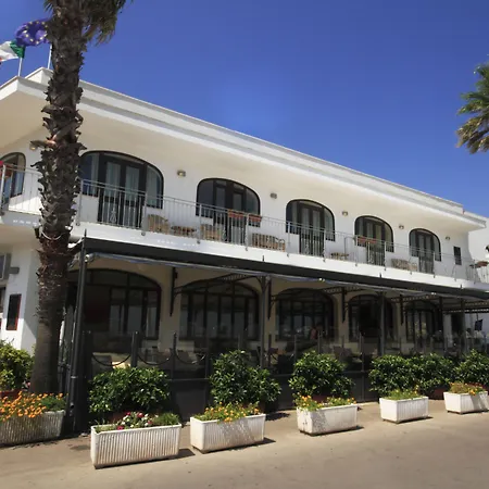 プロフーモ ディ マーレ ホテル 3*